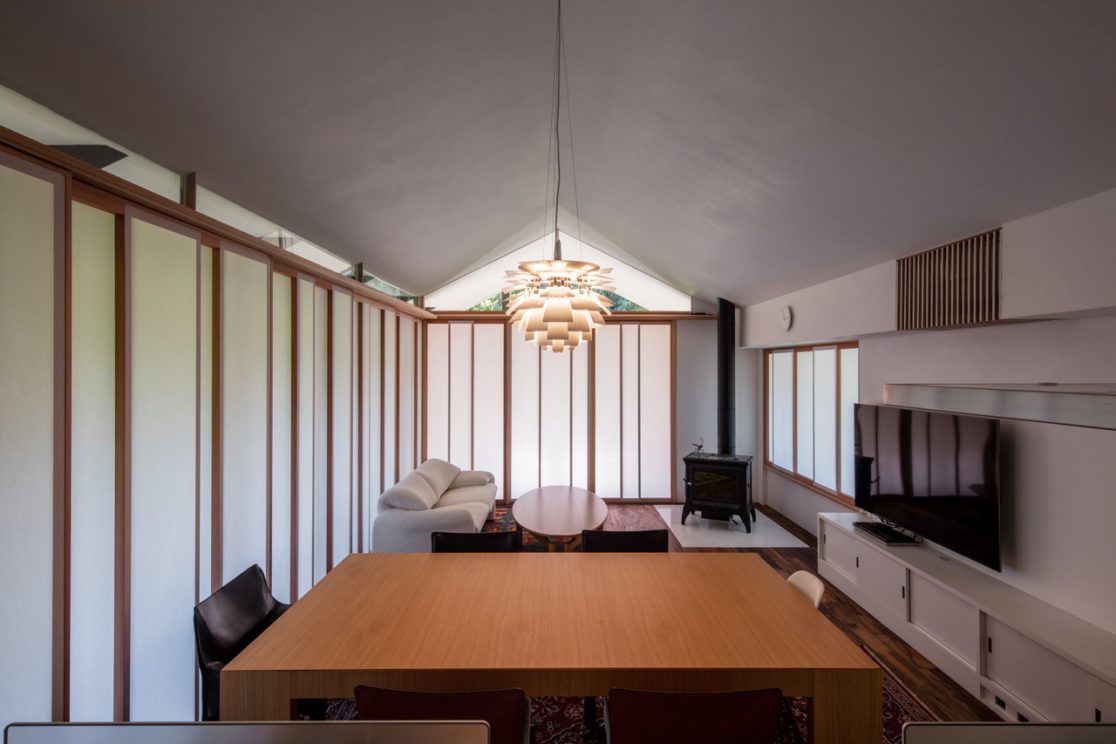 写真：八代写真事務所